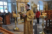 Апостол читает учащийся Центра подготовки церковных специалистов имени святителя Гурия Казанского.
