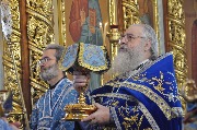 архимандрит Василий за Божественной литургией в соборе Равноапостольного князя Владимира.