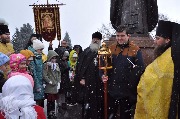 Моление у памятника святителю Гурию Казанскому.
