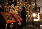 Великое повечерие возглавил иеромонах Зотик (Григорьев)