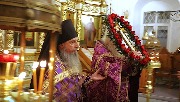 Вынос Креста в центр храма