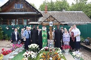 В день памяти апп. Варфоломея и Варнавы на могиле приснопамятного митрополита Варнавы.